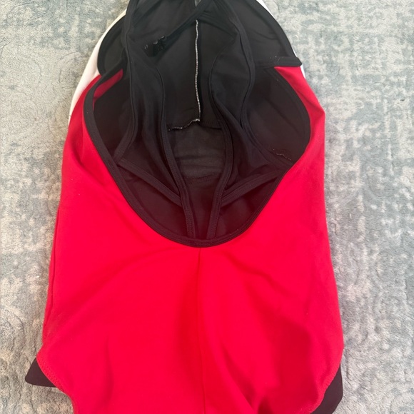 Colorblock Swimsuit - Picture 2 of 3